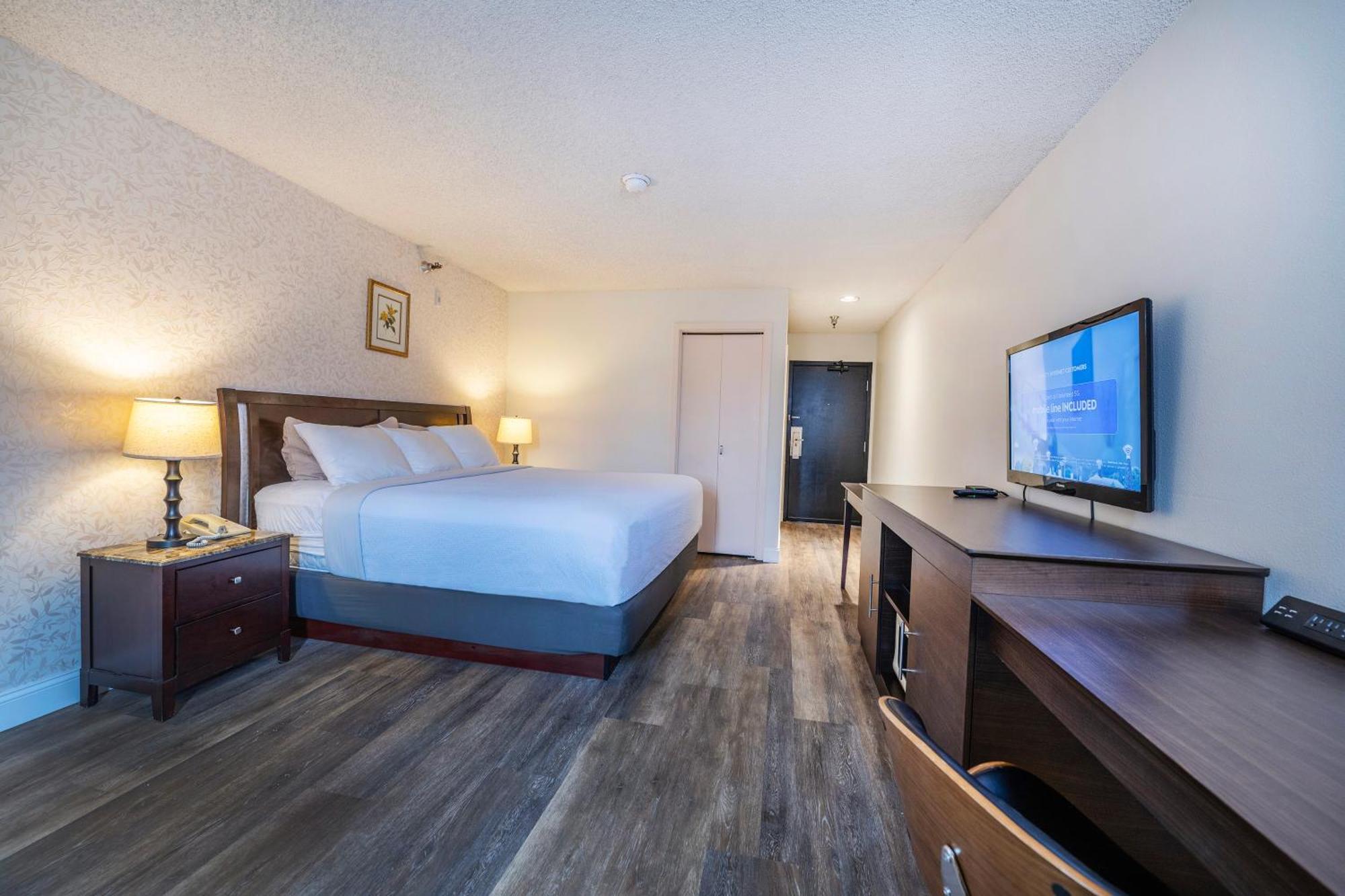 Hotel International Lynnwood Exterior photo